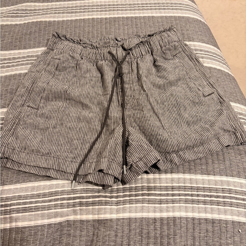 NWOT LOFT Striped Shorts Size small